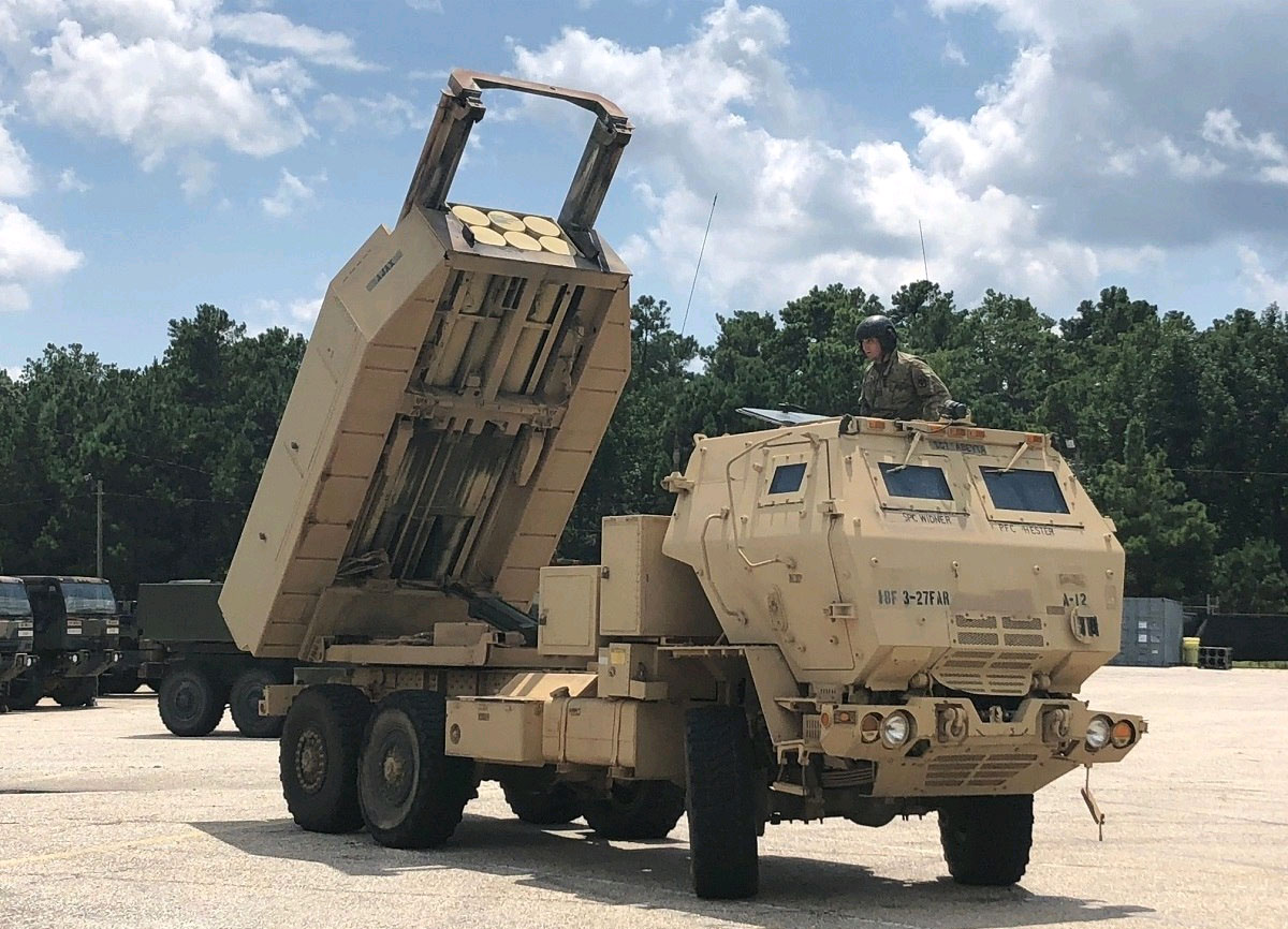 Ba Lan quyết định mua pháo phản lực tầm xa